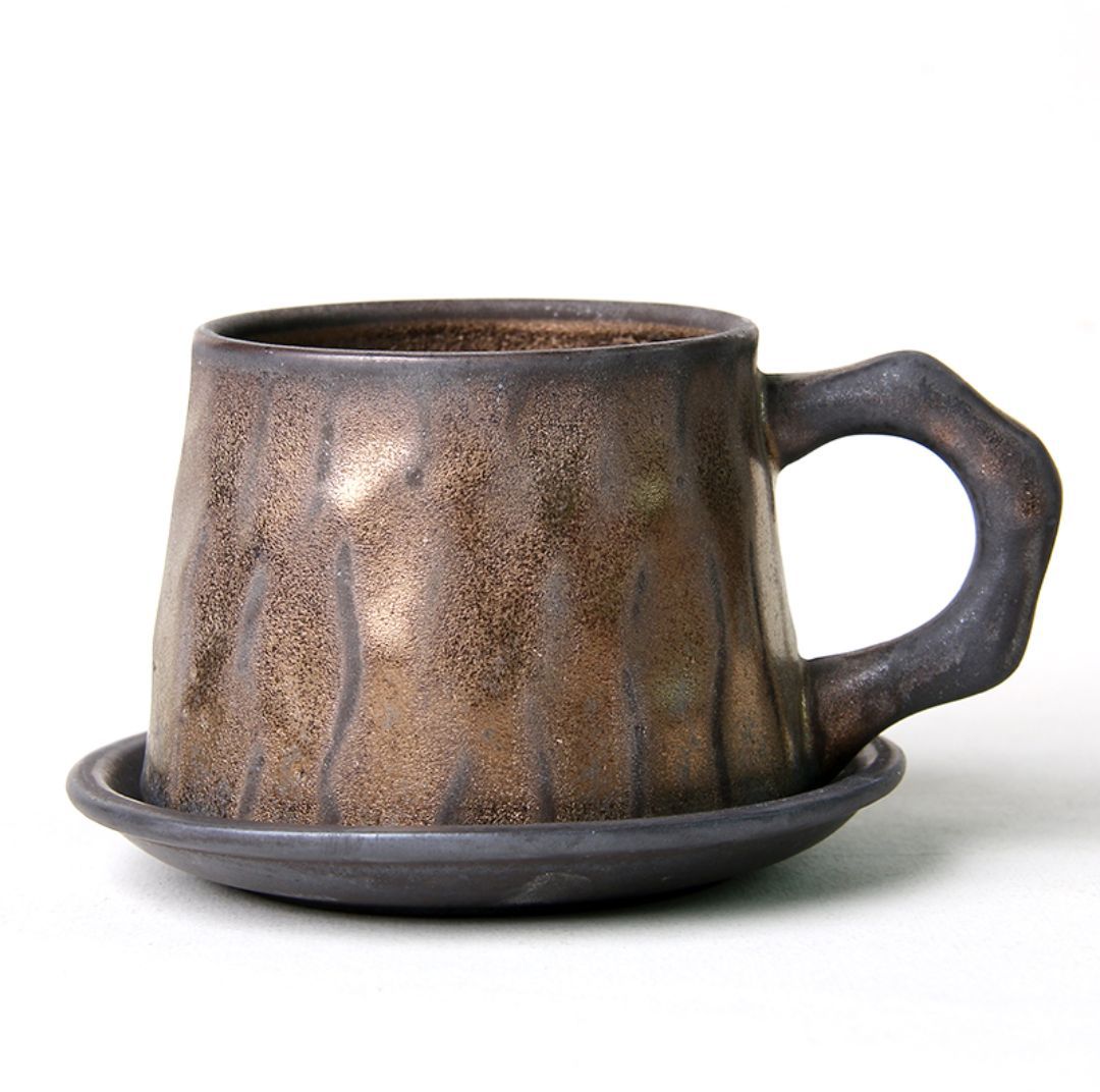 Two-piece coffee mug set - black and gold