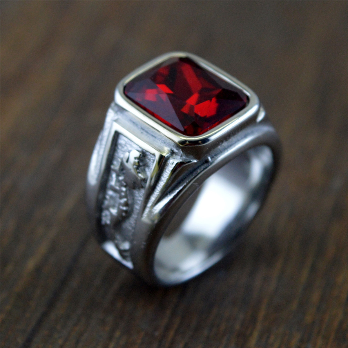59/5000 翻译 Steel red diamond