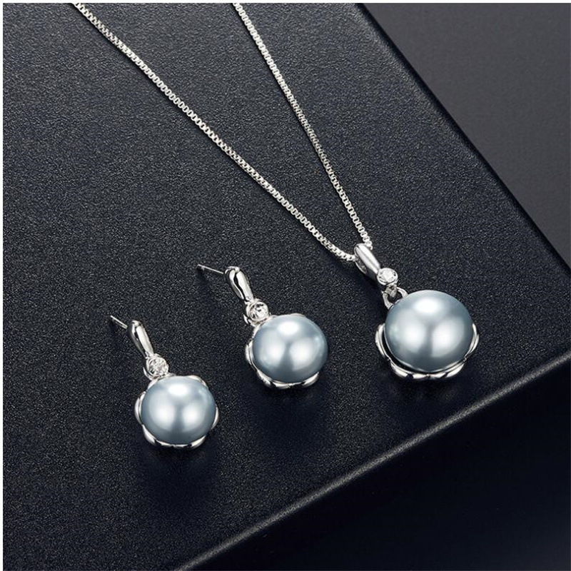 Silver + Grey Pearl