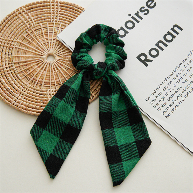 Thick green plaid streamers