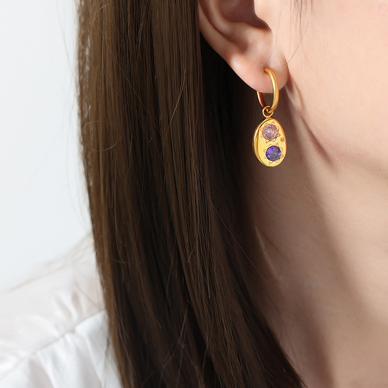 2:Golden earrings