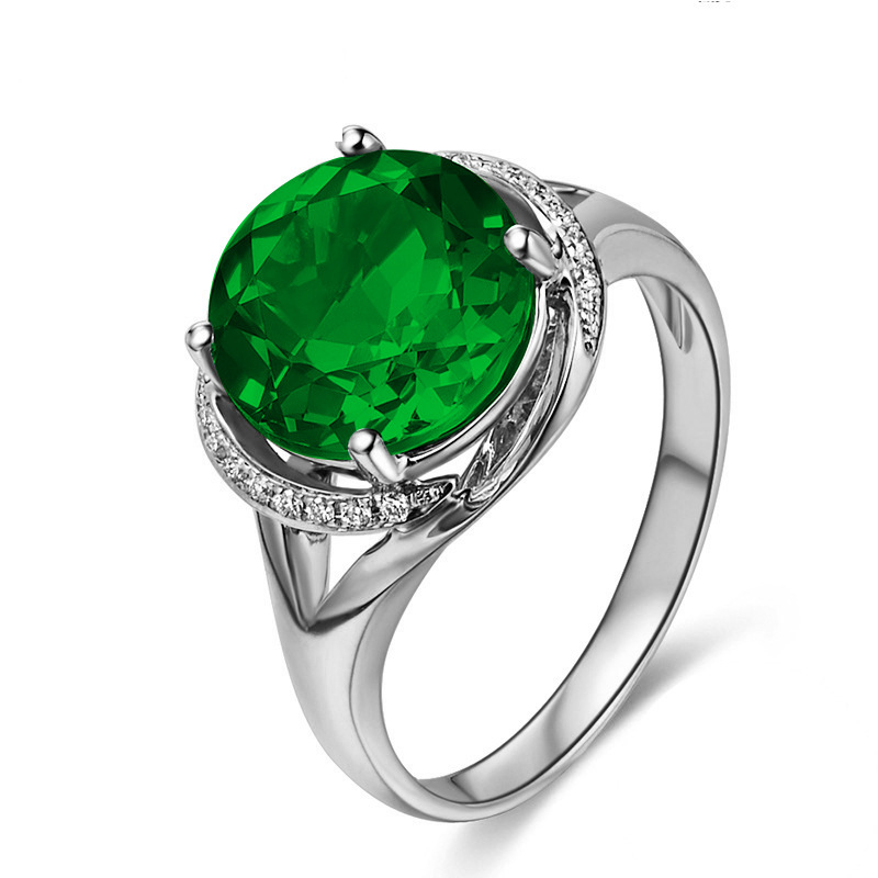 4:White gold green diamond