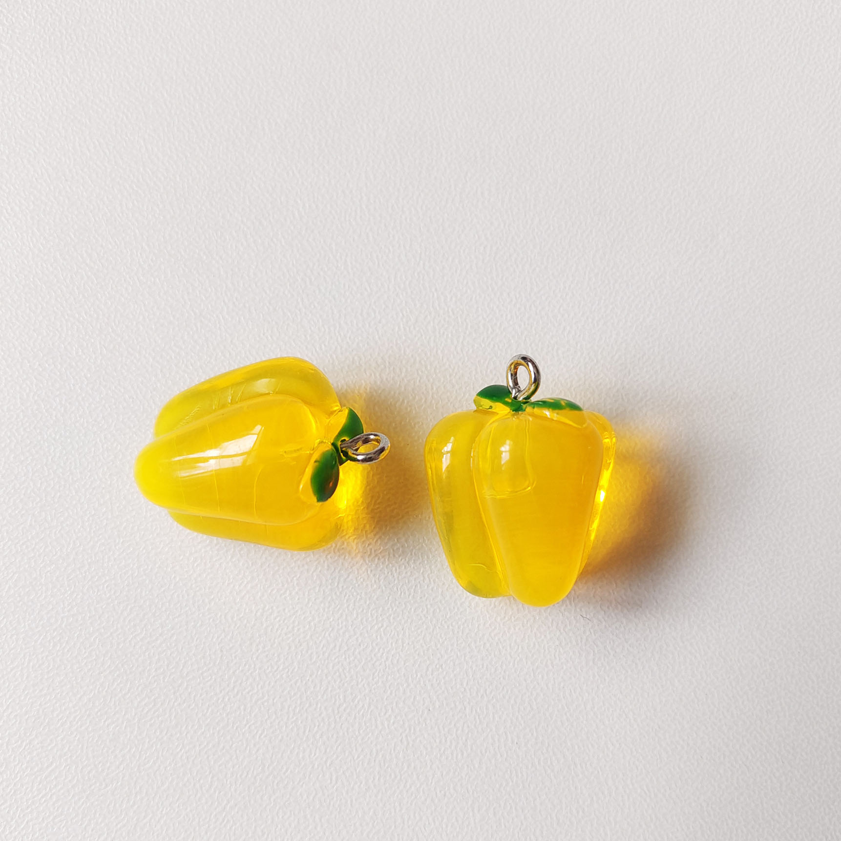 8:citronově žlutá
