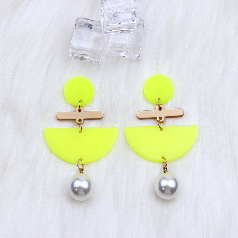 Fluorescent yellow pearl :65x38mm
