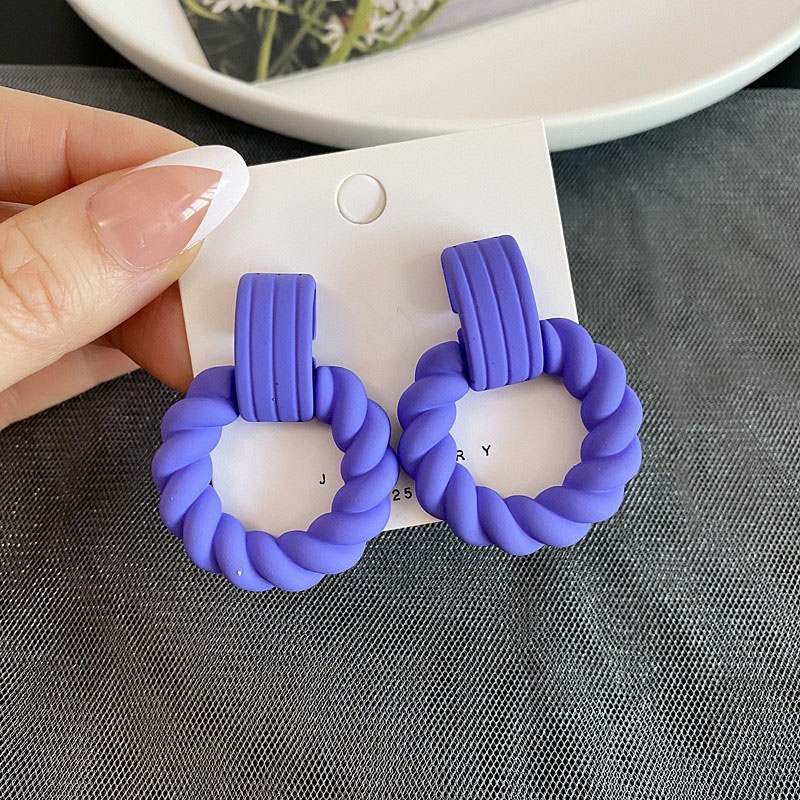 Twist round earrings 4.2cm