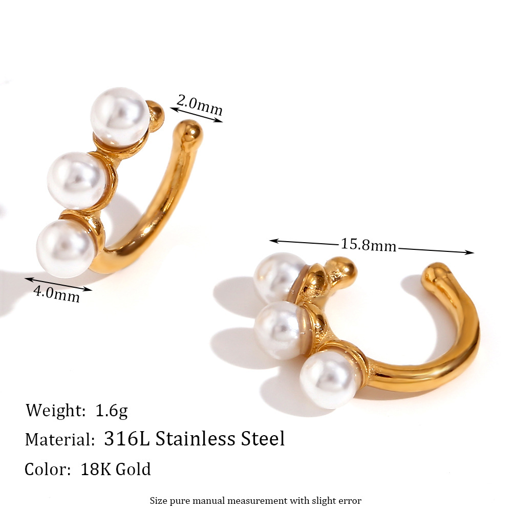 Three pearl C-shaped ear clips - Gold