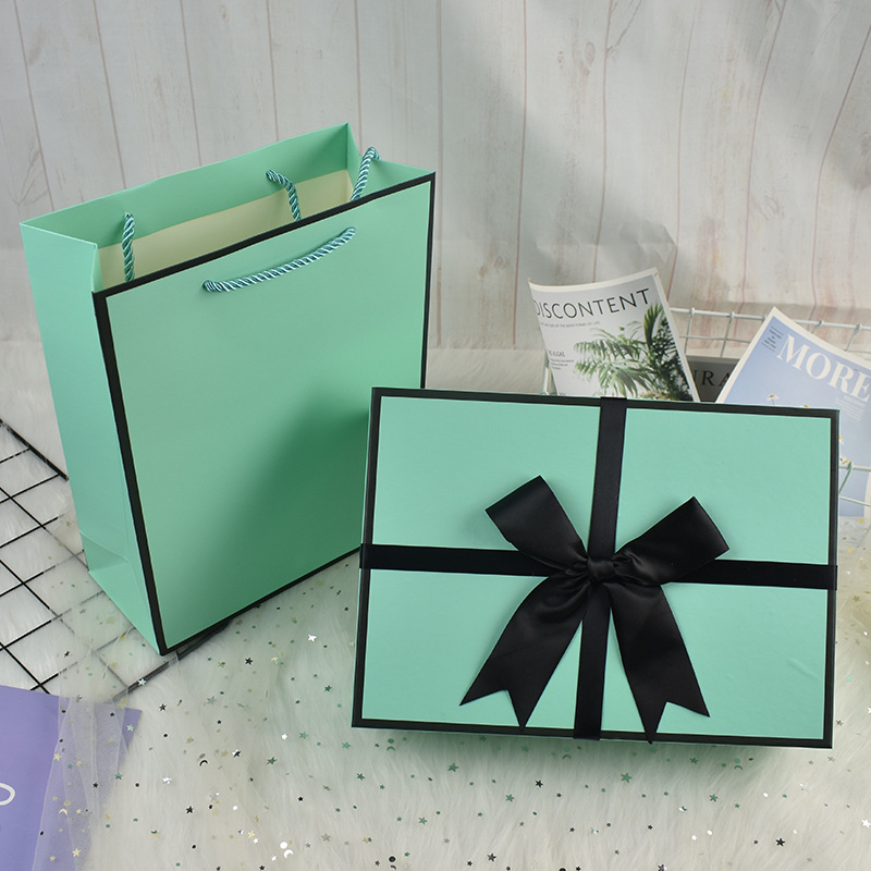 Light green dovetail   bag Square box 15*15*7CM