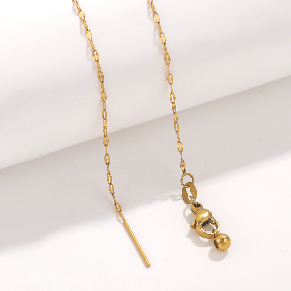 9:Gold - Lip chain chain
