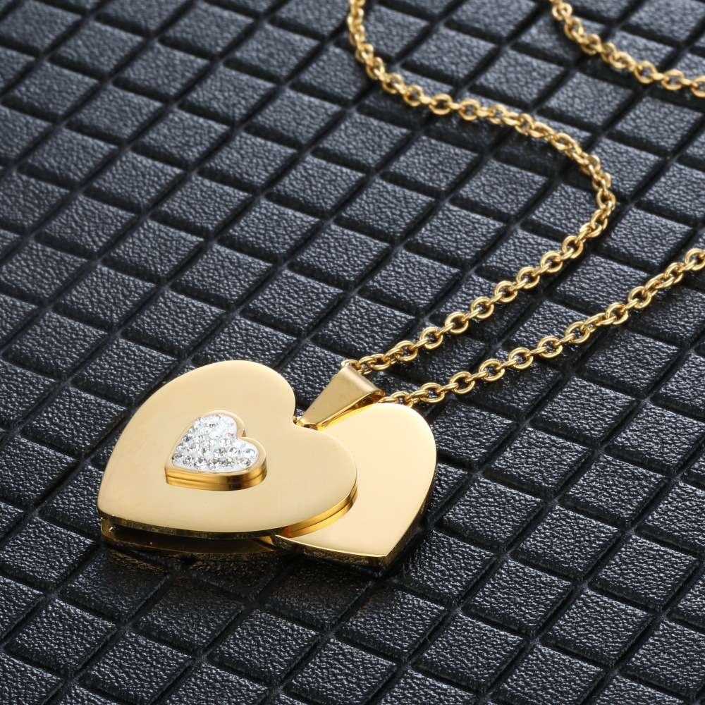 2:Gold love necklace