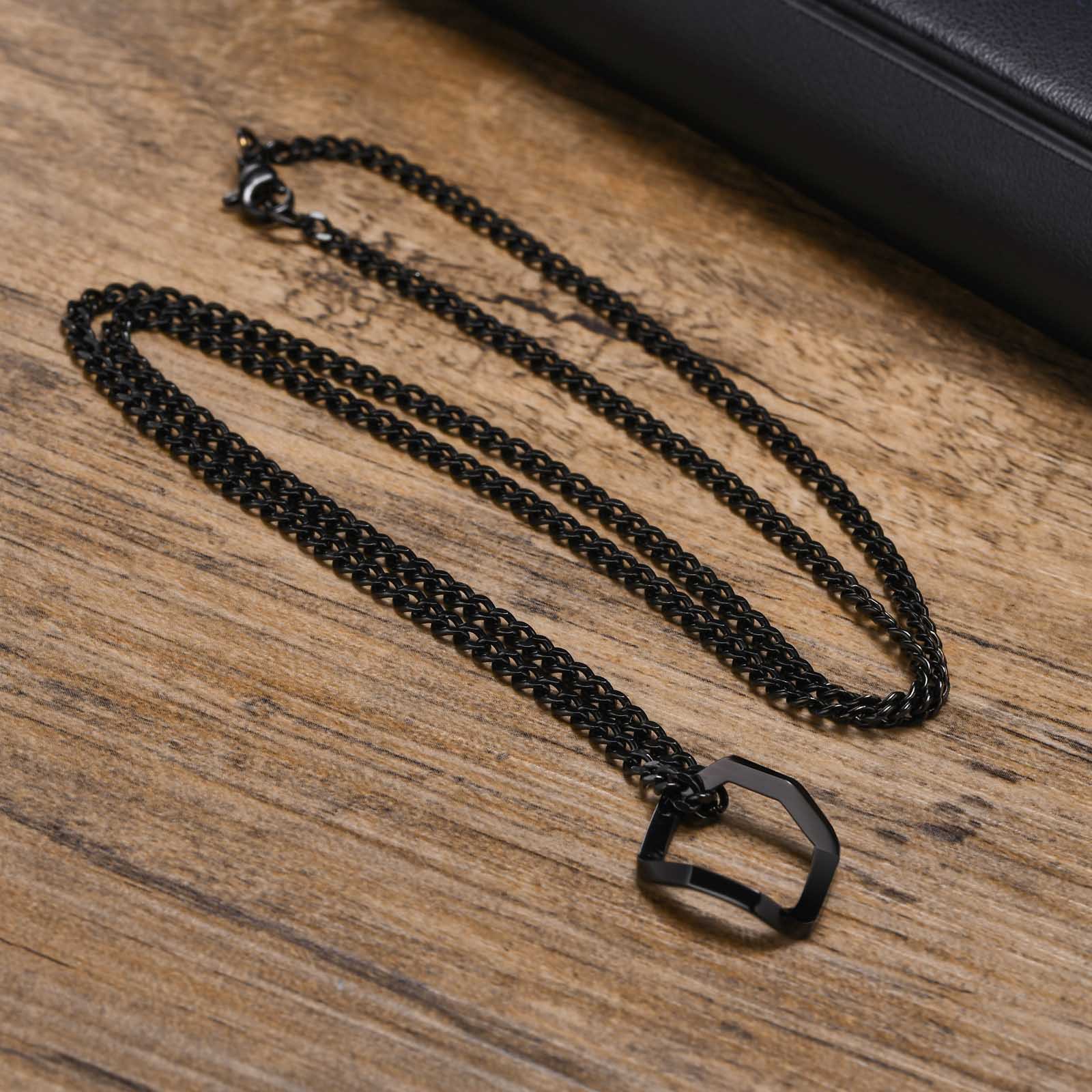 4:Black pendant   chain