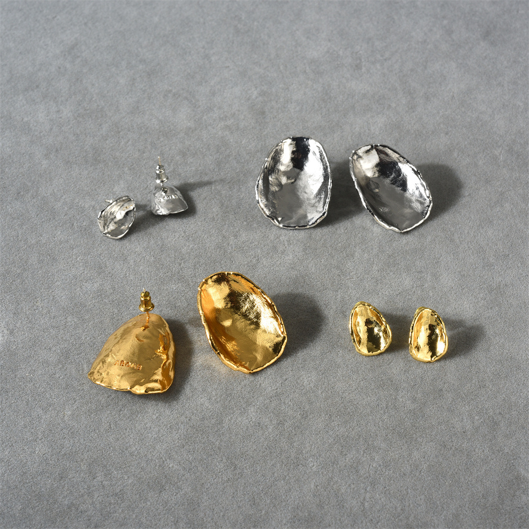 Gold large-31x23.4 mm