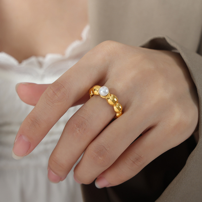 A629- Gold Ring - Number 7