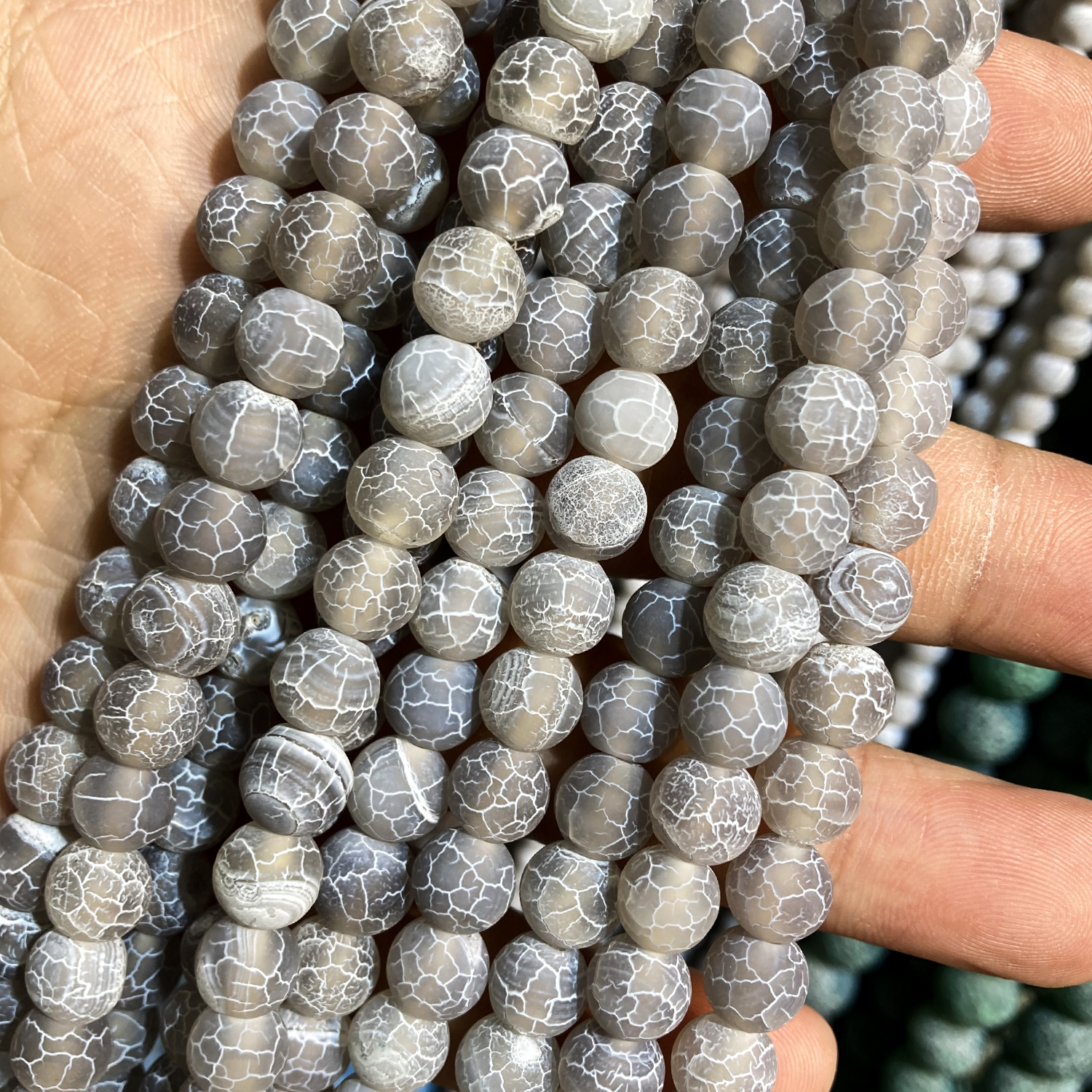 gray 6mm (about 62pieces)