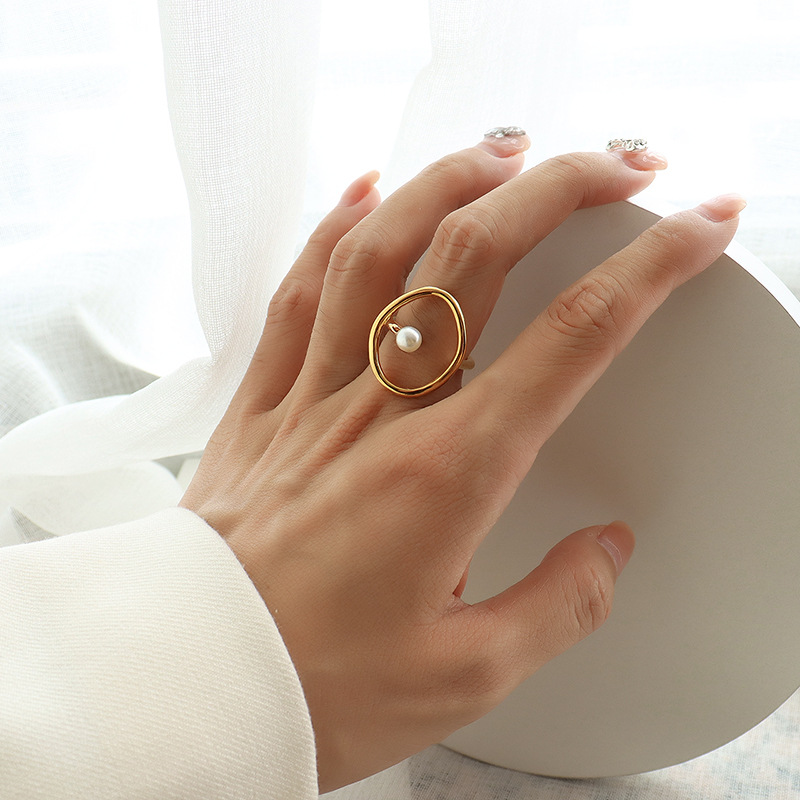 A057- Gold ring 6