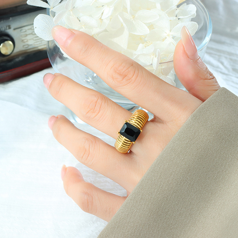 A435- Black glass stone Gold ring 7