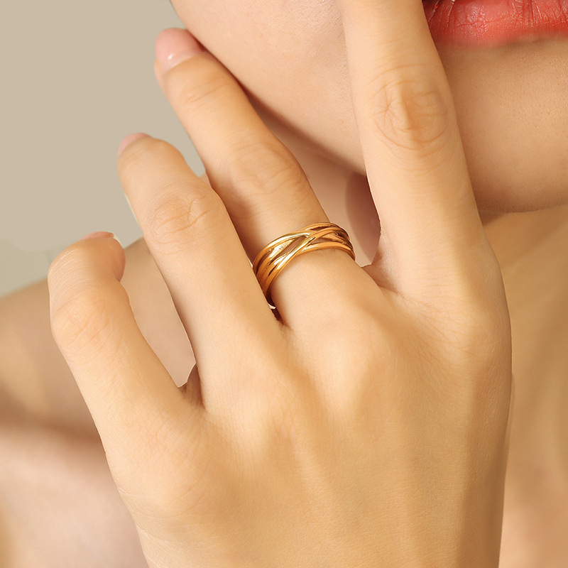A187- Gold ring is not adjustable