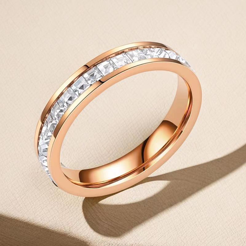 6:5-B-5 Row of square diamonds rose gold 4mm