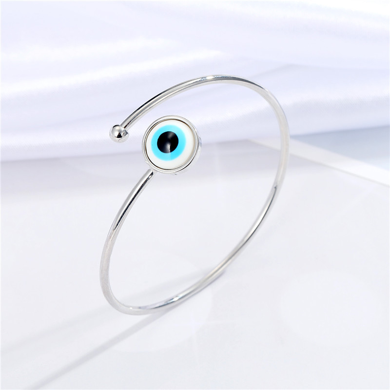 4:White eye silver bracelet