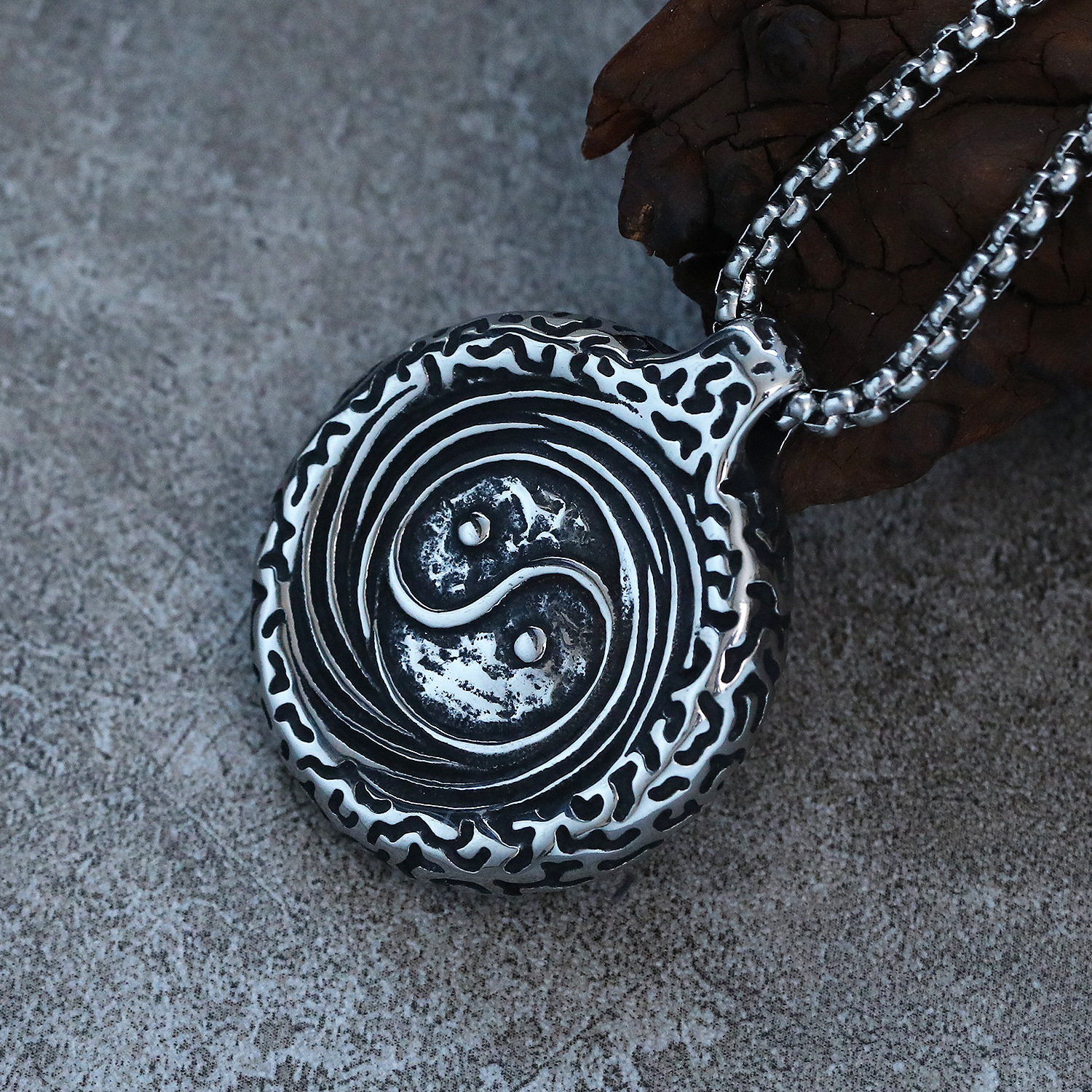 5:Steel pendant necklace