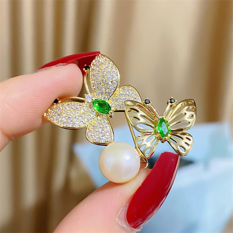 Pearl butterfly brooch