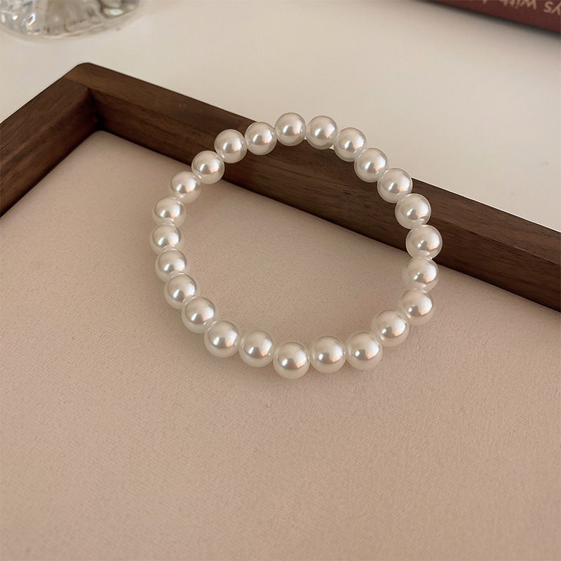 3:[8mm] Pearl bracelet