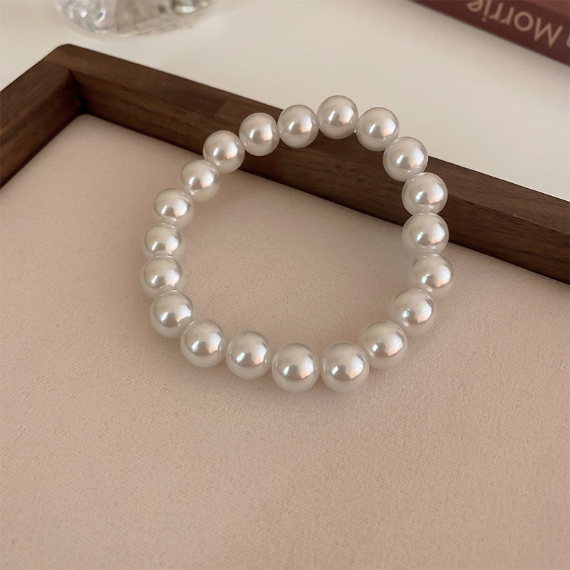 [10mm] Pearl bracelet