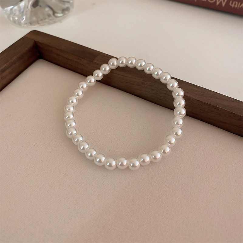 [6mm] Pearl bracelet