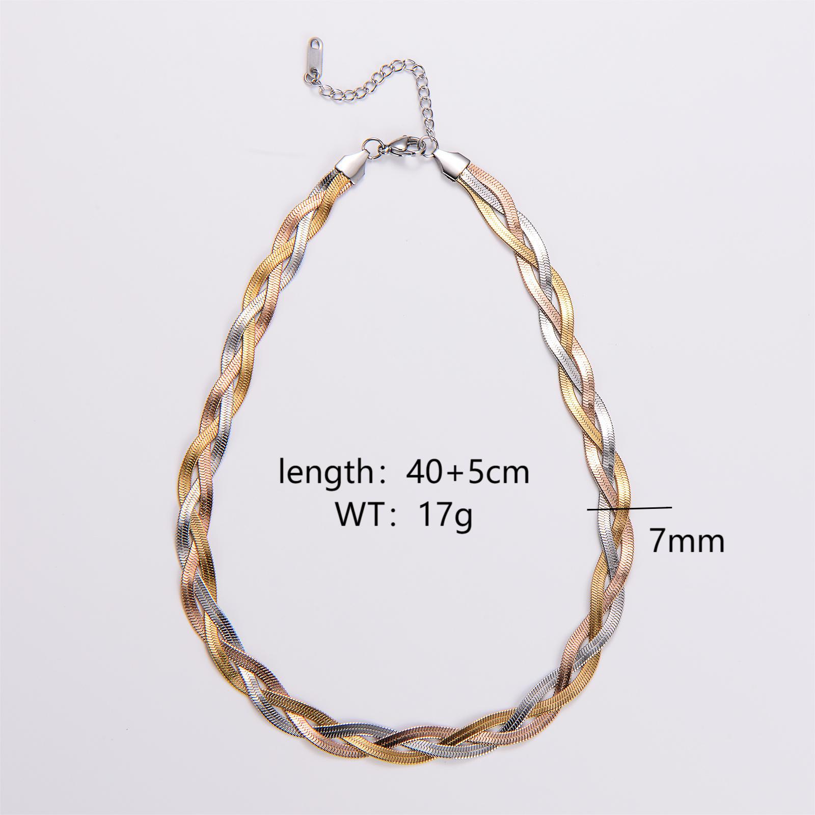 3:Three-color necklace