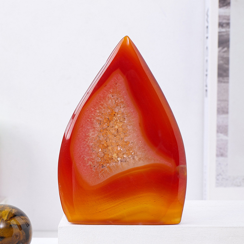 D Red Agate 150-200g