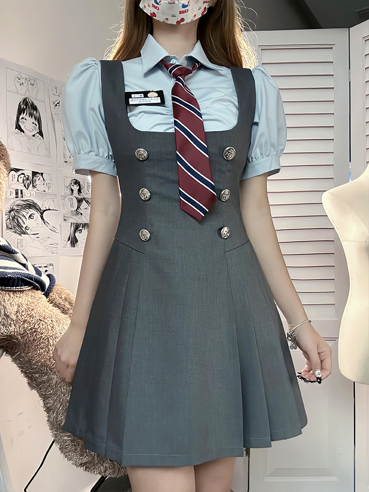 Blue short-sleeved shirt   Grey sundress   Free red striped tie (leather name tie)