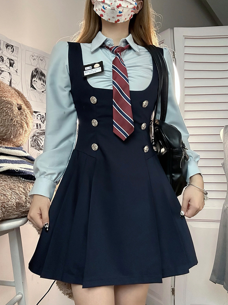 Blue long-sleeved shirt   Cyanotic sundress   Red striped tie free (leather name binding)