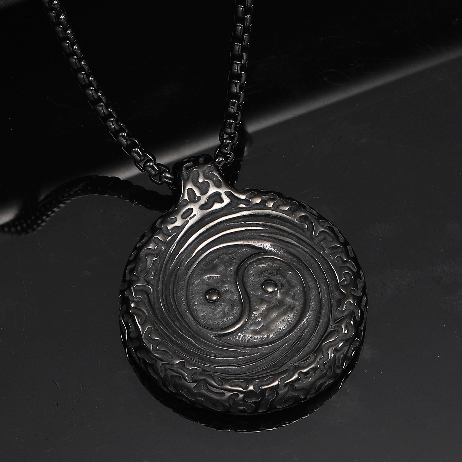 3:Black pendant