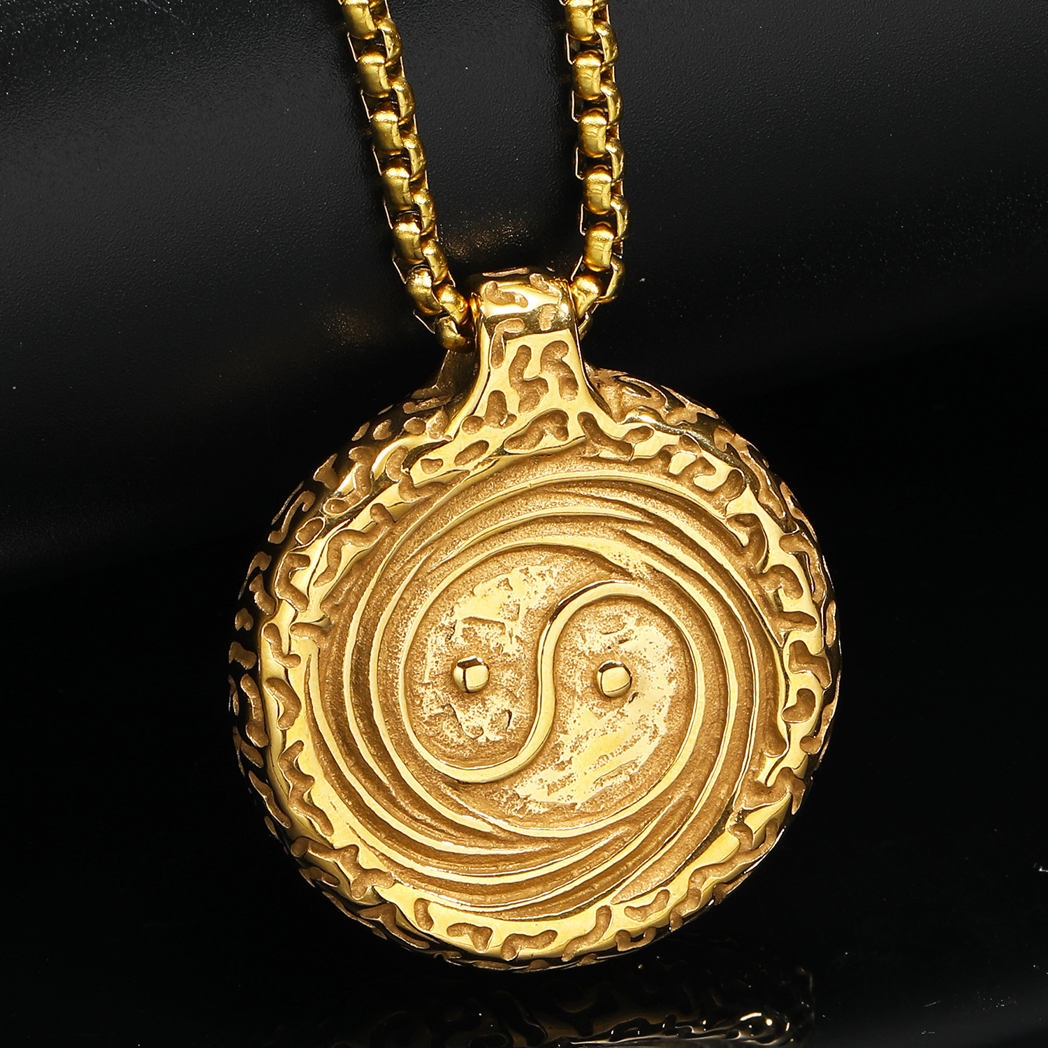 Gold pendant   gold 60CM square pearl chain