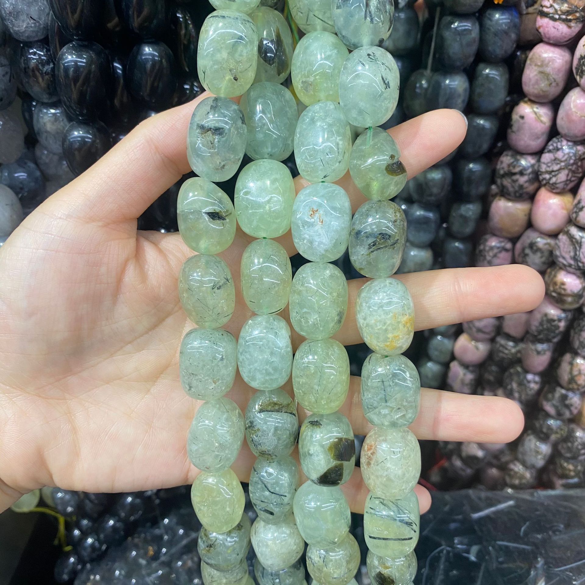 10:Green grape stone
