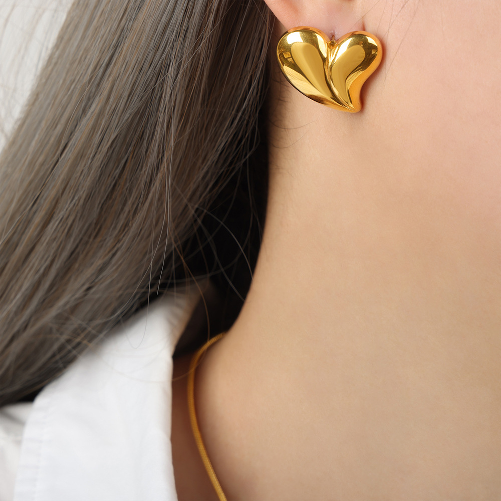Gold earrings2.8x2.3cm