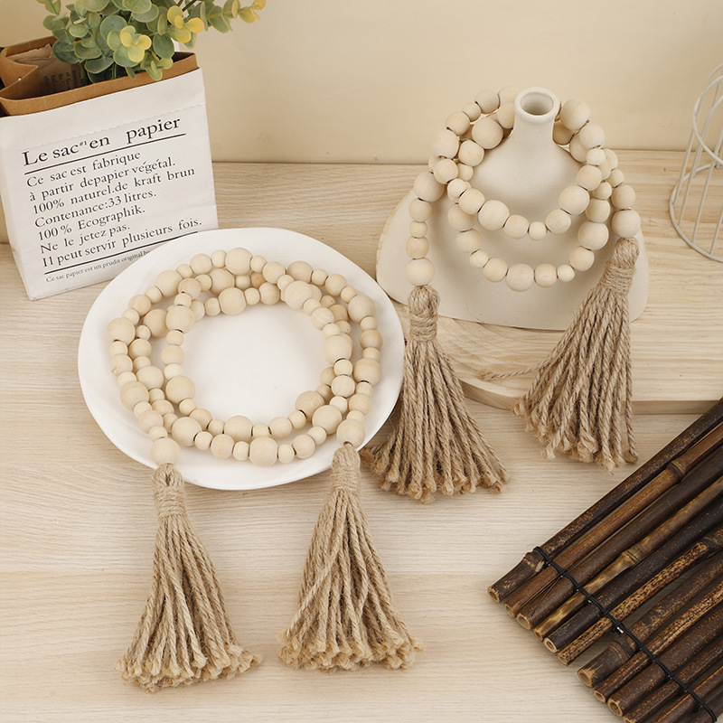 57 wooden beads (113cm)
