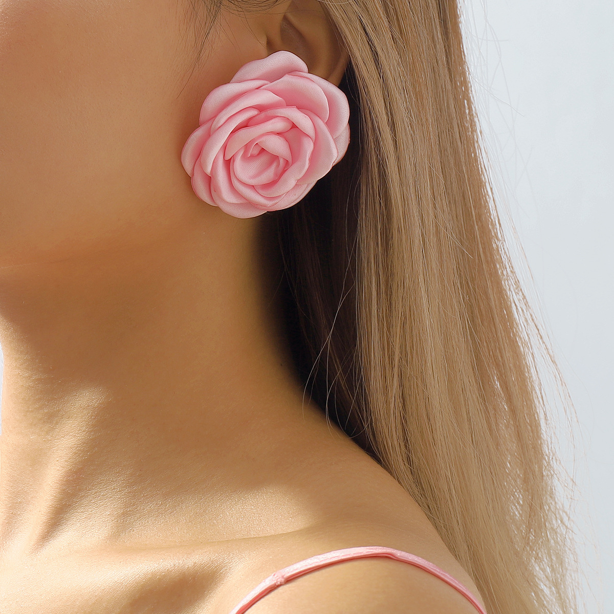 8:pink earring