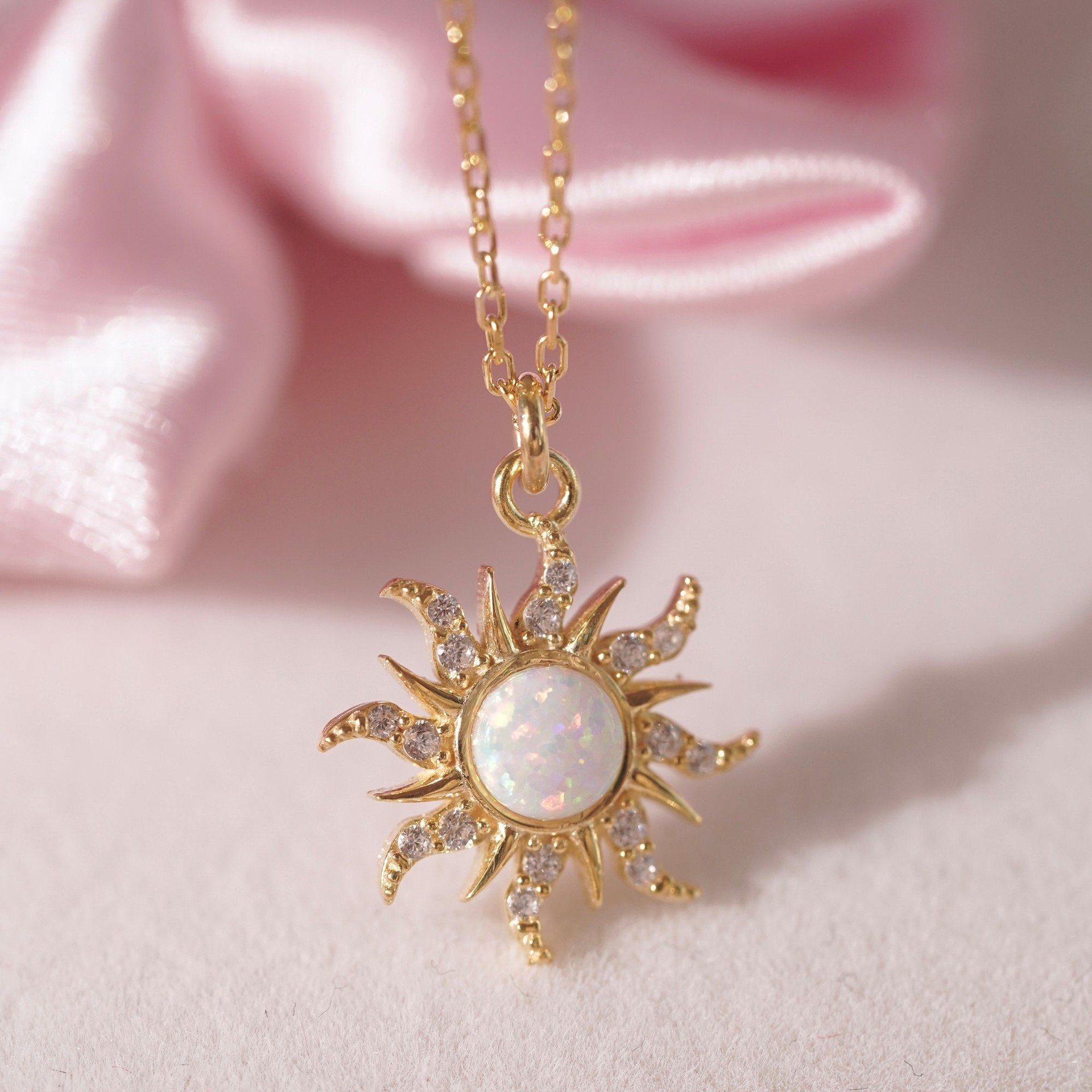 White Opal gold necklace