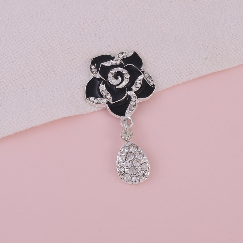 11:D599 Camellia Pendant (Black)