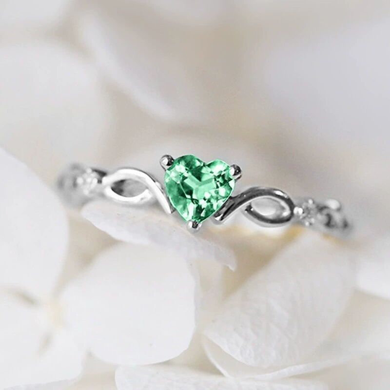 3:White gold and green diamond