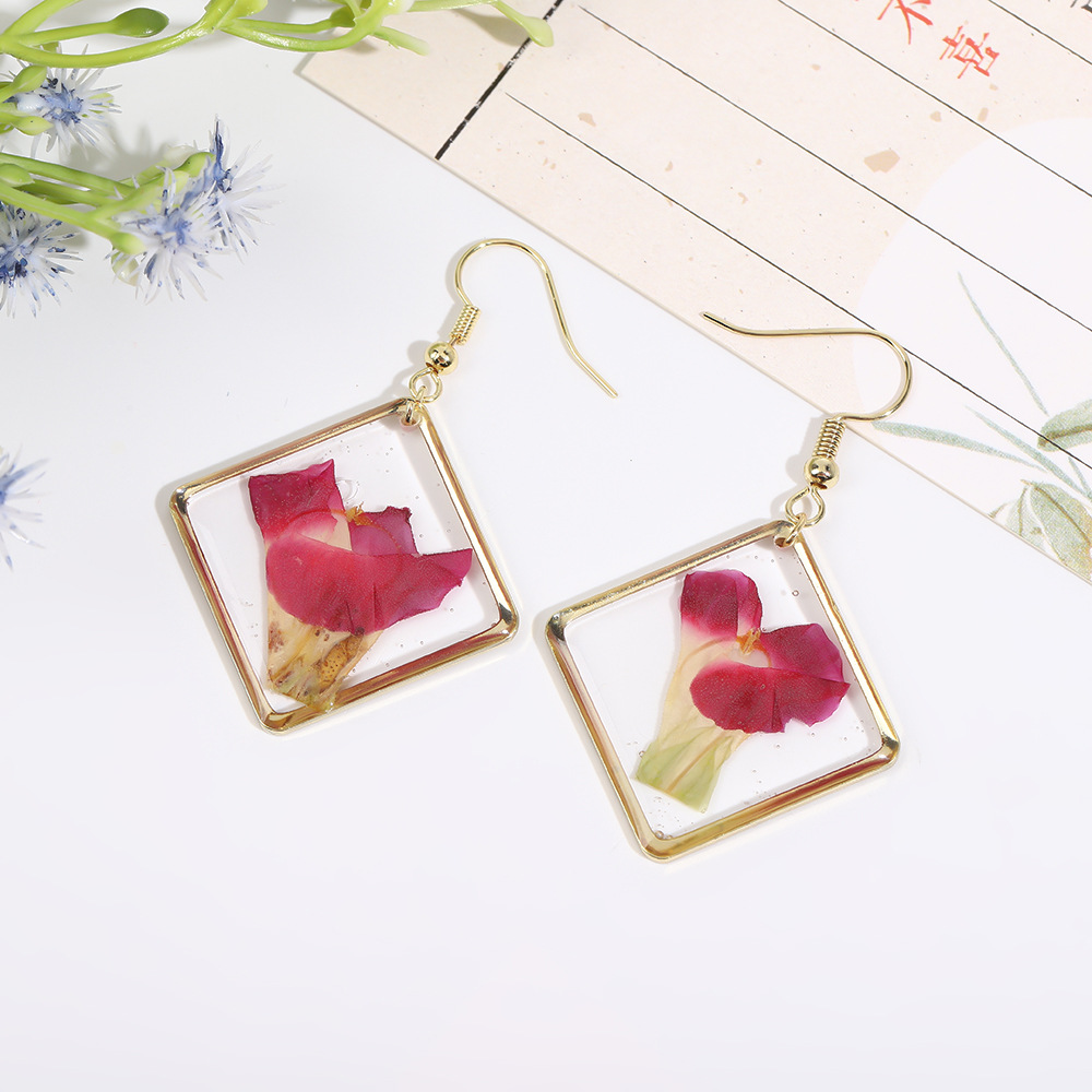 Rose red flowers - Gold hook