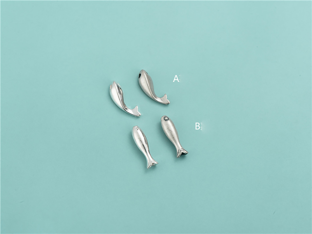 Plain silver a width: 4.8 mm length: 14.5 mm hole: