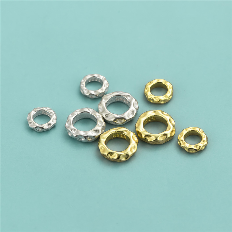 Gold trumpet width: 5.7MM thickness: 1.5MM hole: 3