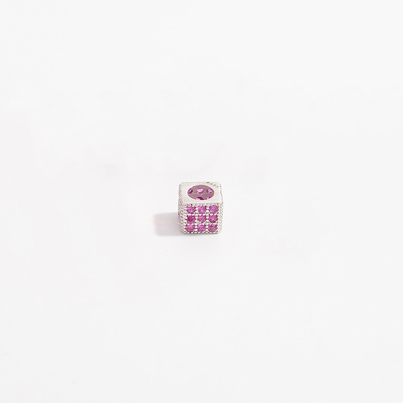 10:Small rose diamonds in white K color