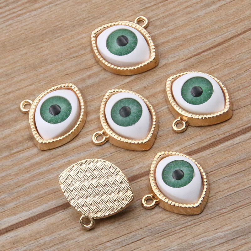 KC Gold -Green eye