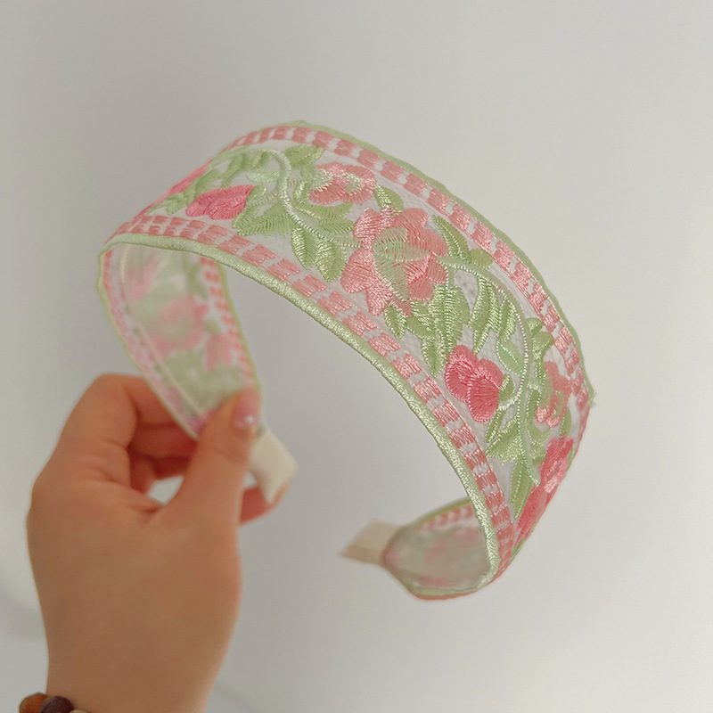 Pink embroidery headband with wide edge