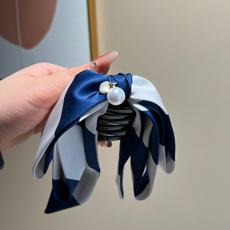 Dark blue matching bow ponytail
