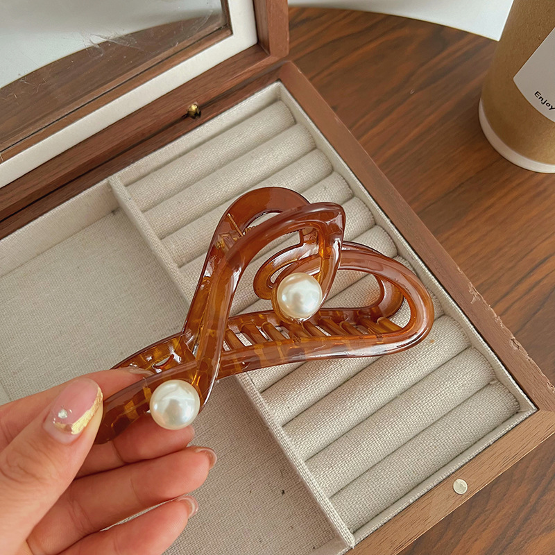 Coffee color pearl heart acrylic grab clip
