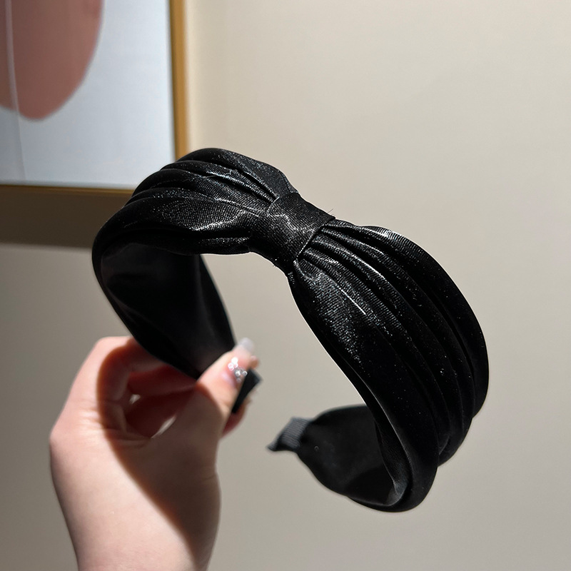 Black gauze headband with wide edge