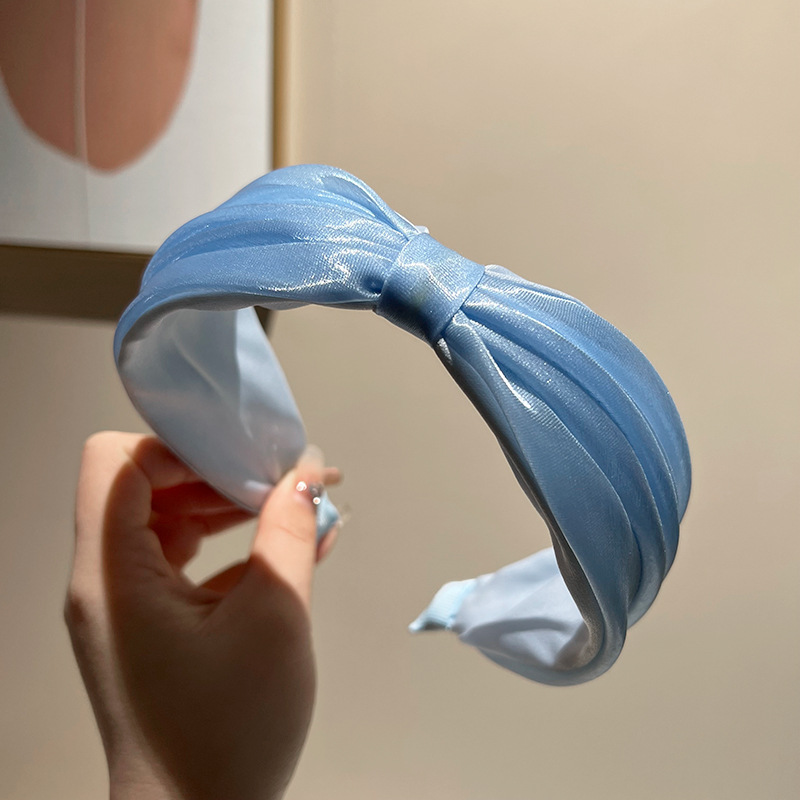 Blue gauze headband with wide edge